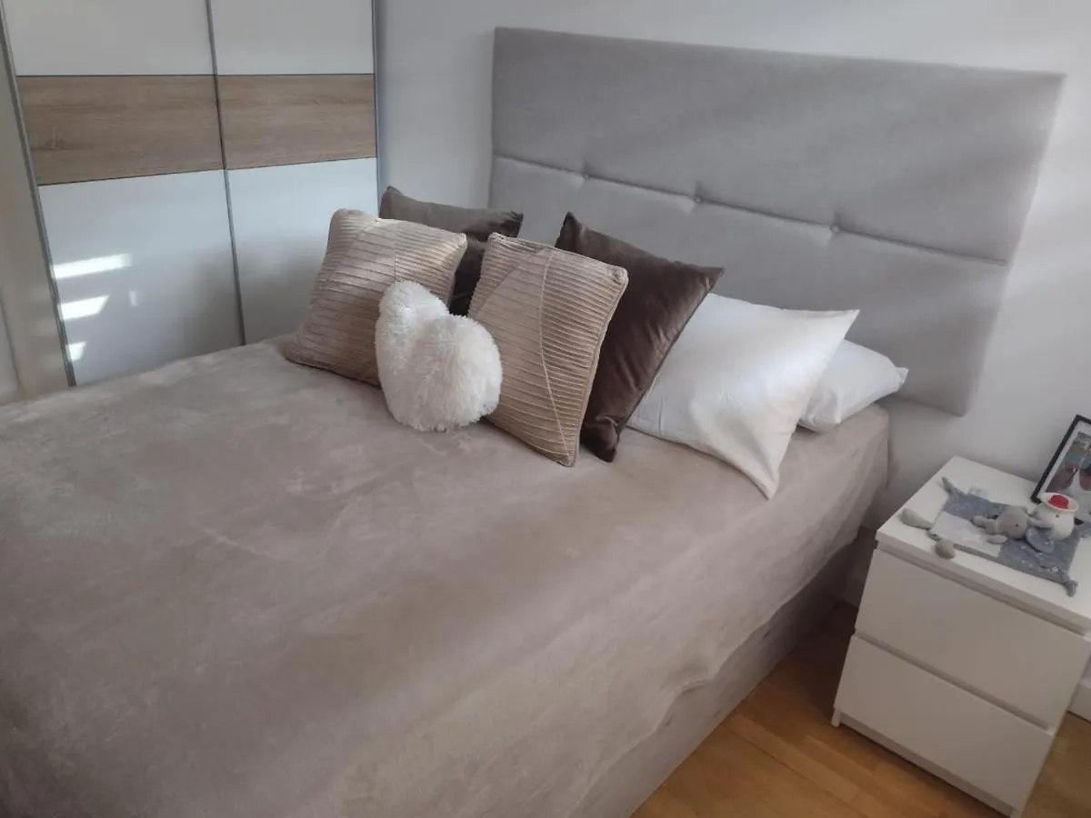 Habitacion Con Encanto En Piso Familiar A 5 Minutos Del Centro Vitoria-Gasteiz Spain