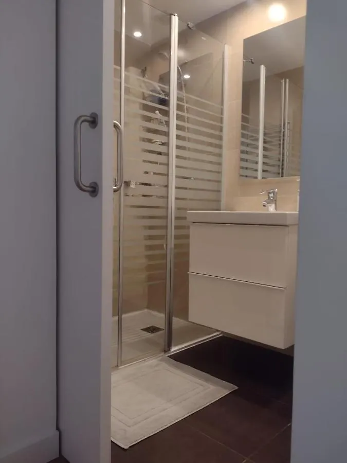 Habitacion Con Encanto En Piso Familiar A 5 Minutos Del Centro Vitoria-Gasteiz 0*,